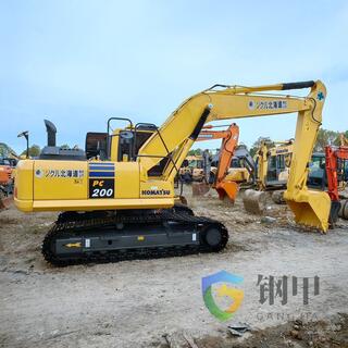 Used Komatsu PC200-8 excavator
