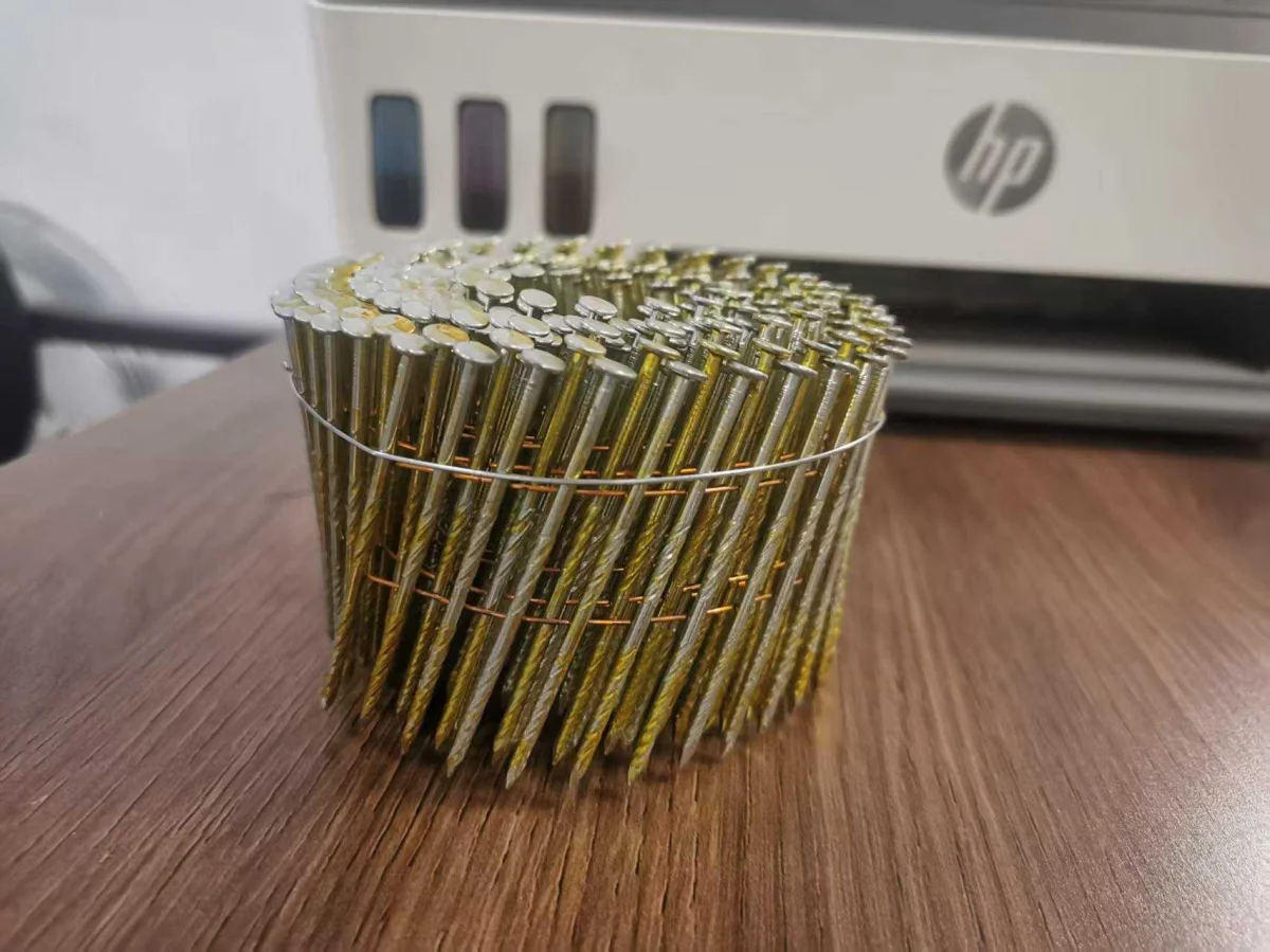 Galvanized coil nails for reinforcement and connection of pallets and wooden products