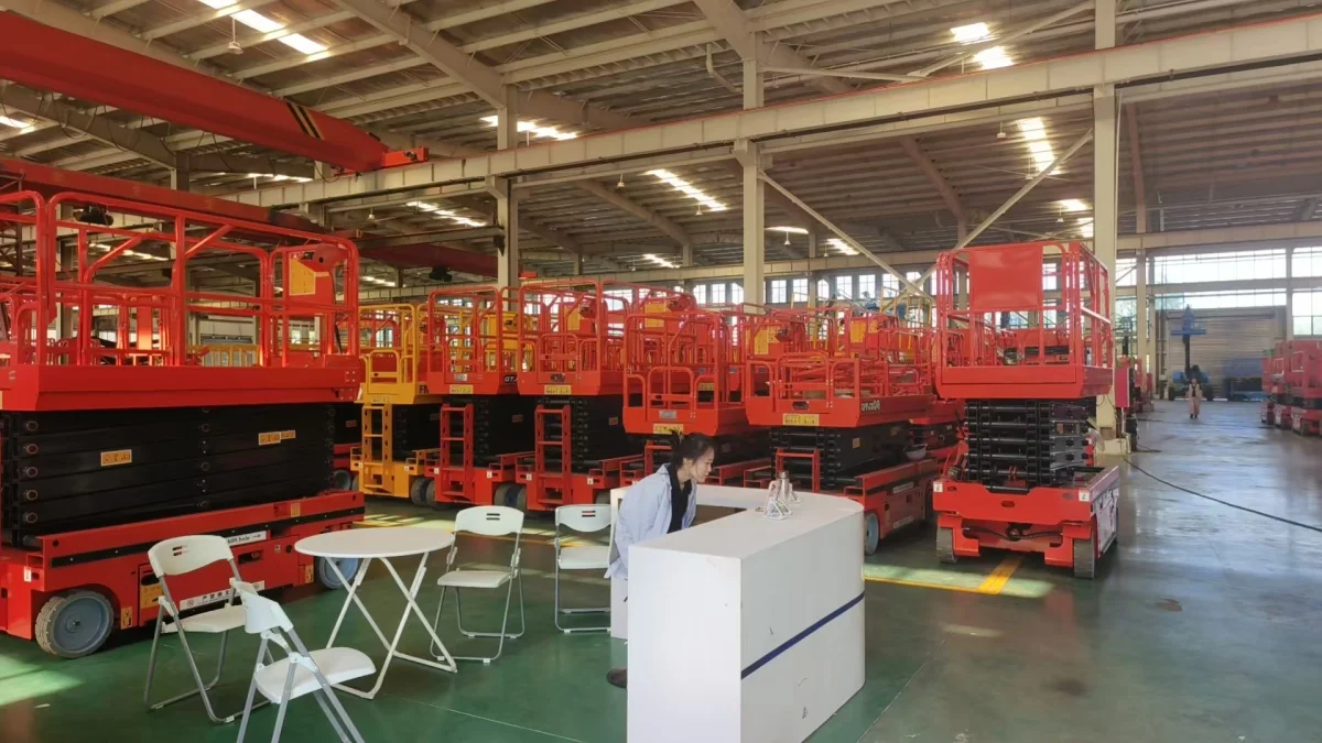 CE Certified Scissor Lift Aerial Work Platform 6-18 m Working Height