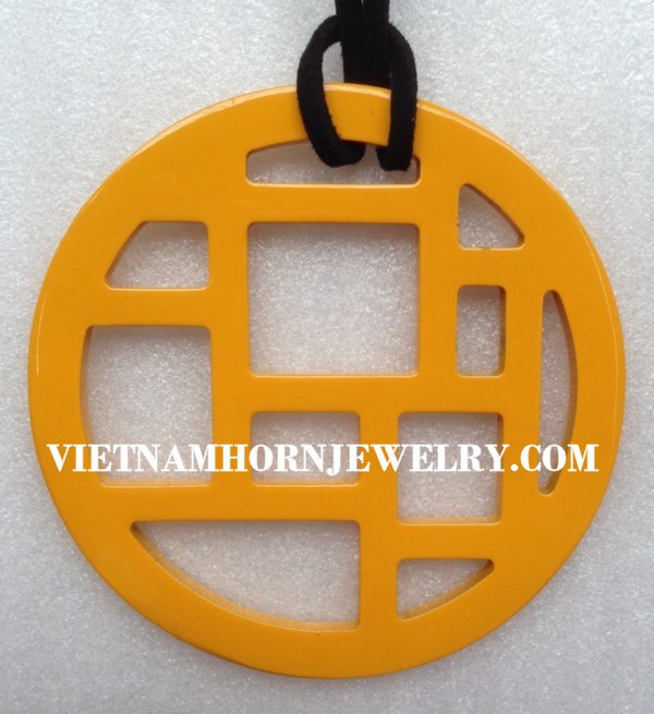 Horn & Lacquer Pendant P836 image 4