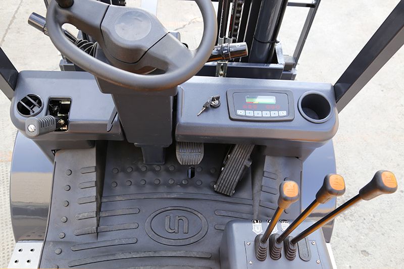 N Series 1.5T-3.5T 4-Wheel Electric Forklift image 4