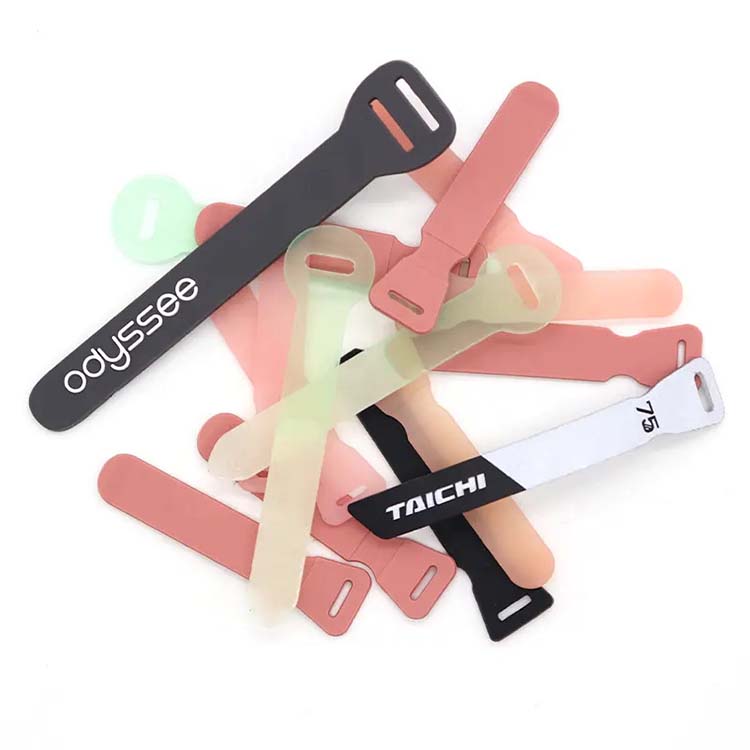 Custom Logo Fashionable Rubber Eco-Friendly PVC Zipper Puller image 1