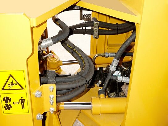 LG30-25 Backhoe Loader image 3