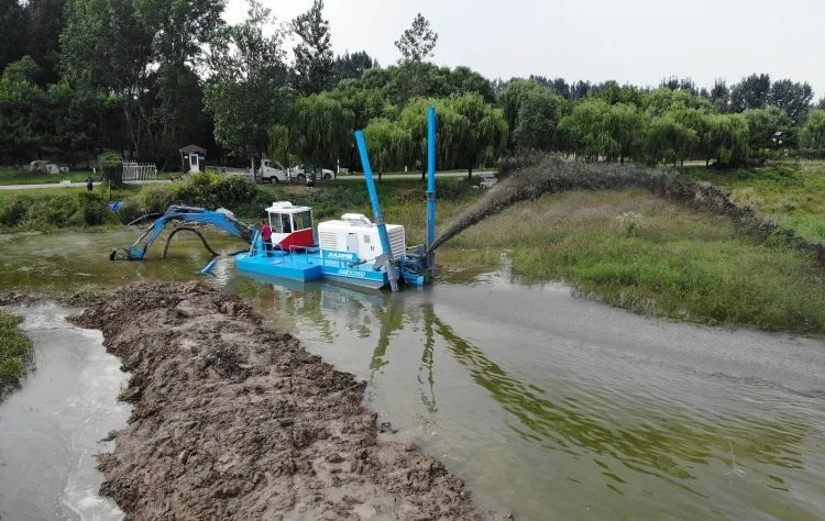 JLAMD220 Amphibious Dredger image 2