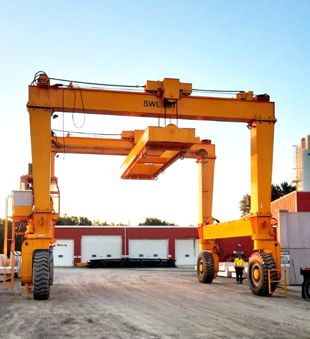 Straddle Carrier image 6