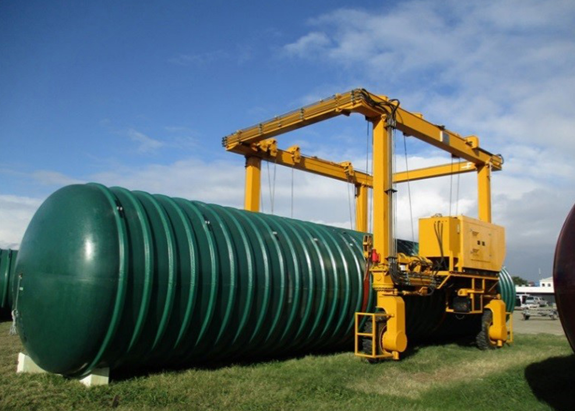 Straddle Carrier image 10