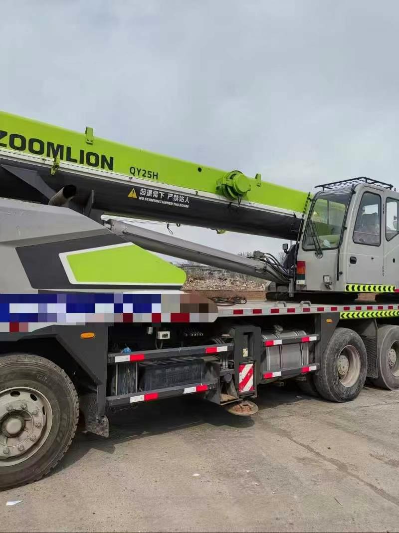 🔥 2020 ZOOMLION 25-Ton Crane - Your Next Smart Investment! 🏗️ image 3